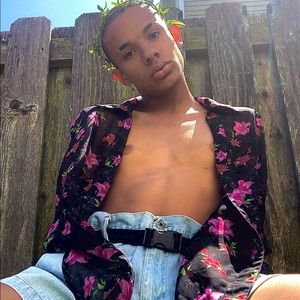 🌺See-through flowered top🌺